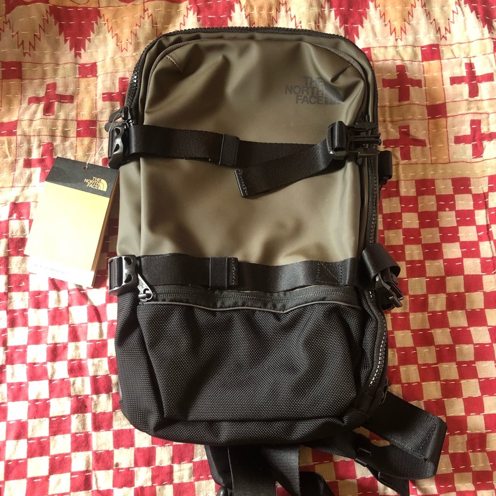 Northface Commuter Alt Carry Pack- NWT!